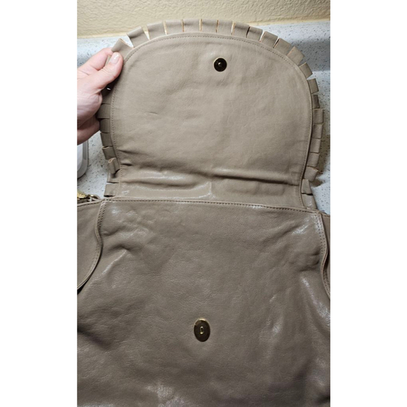 Charming Red(V) leather 2 way wear cross-body with a stylish fringe bow detail - Picture 11 of 12